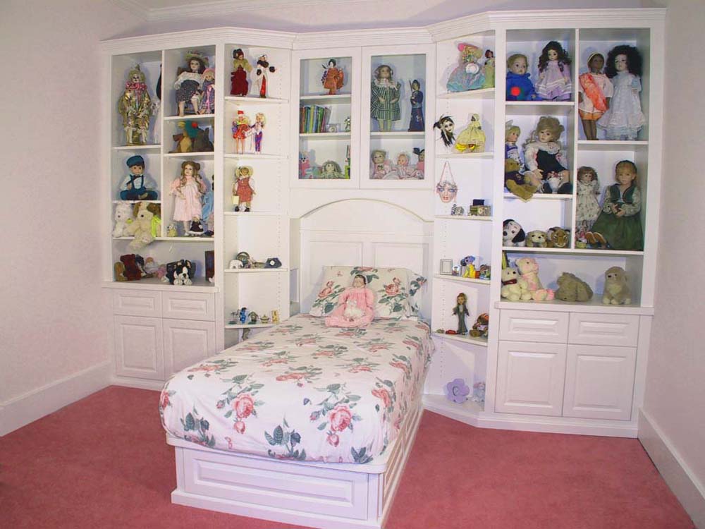 display shelves girls room